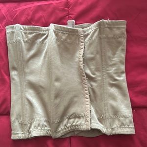 Size medium shape corset shape ware